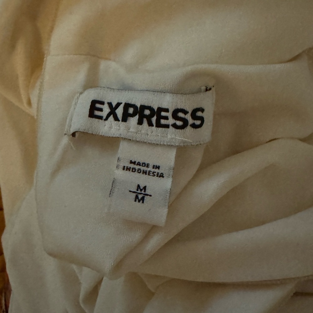 Express Padded Shoulder Ruched Top - Picture 5 of 7
